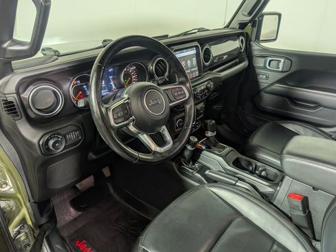 Used 2021 Jeep Wrangler Unlimited Sahara image 21