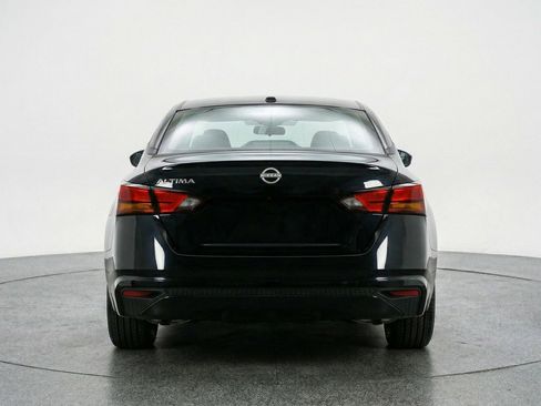 Used 2025 Nissan Altima 2.5 SV image 7