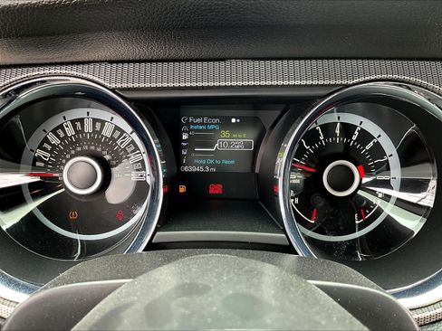 Used 2013 Ford Mustang GT Premium w/ Security Pkg RWD image 11