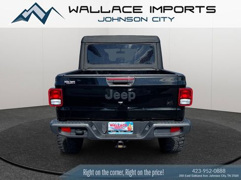 Used 2021 Jeep Gladiator Sport image 4