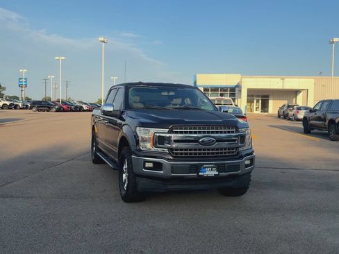 Used 2018 Ford F150 XLT w/ Equipment Group 302A Luxury RWD image 3