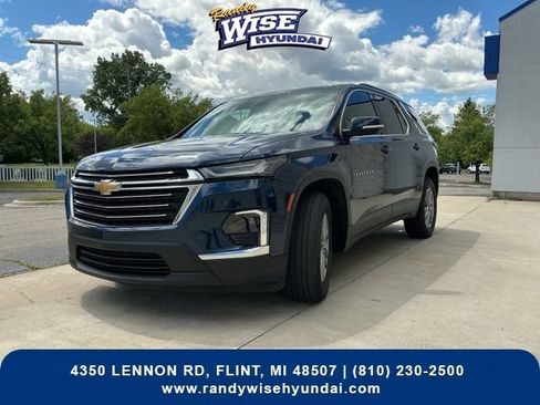 Used 2023 Chevrolet Traverse LT FWD image 6