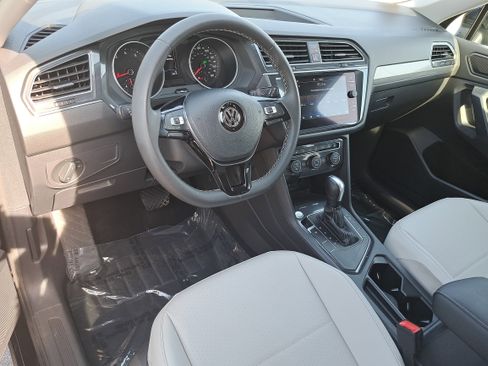 Certified 2021 Volkswagen Tiguan SE image 15