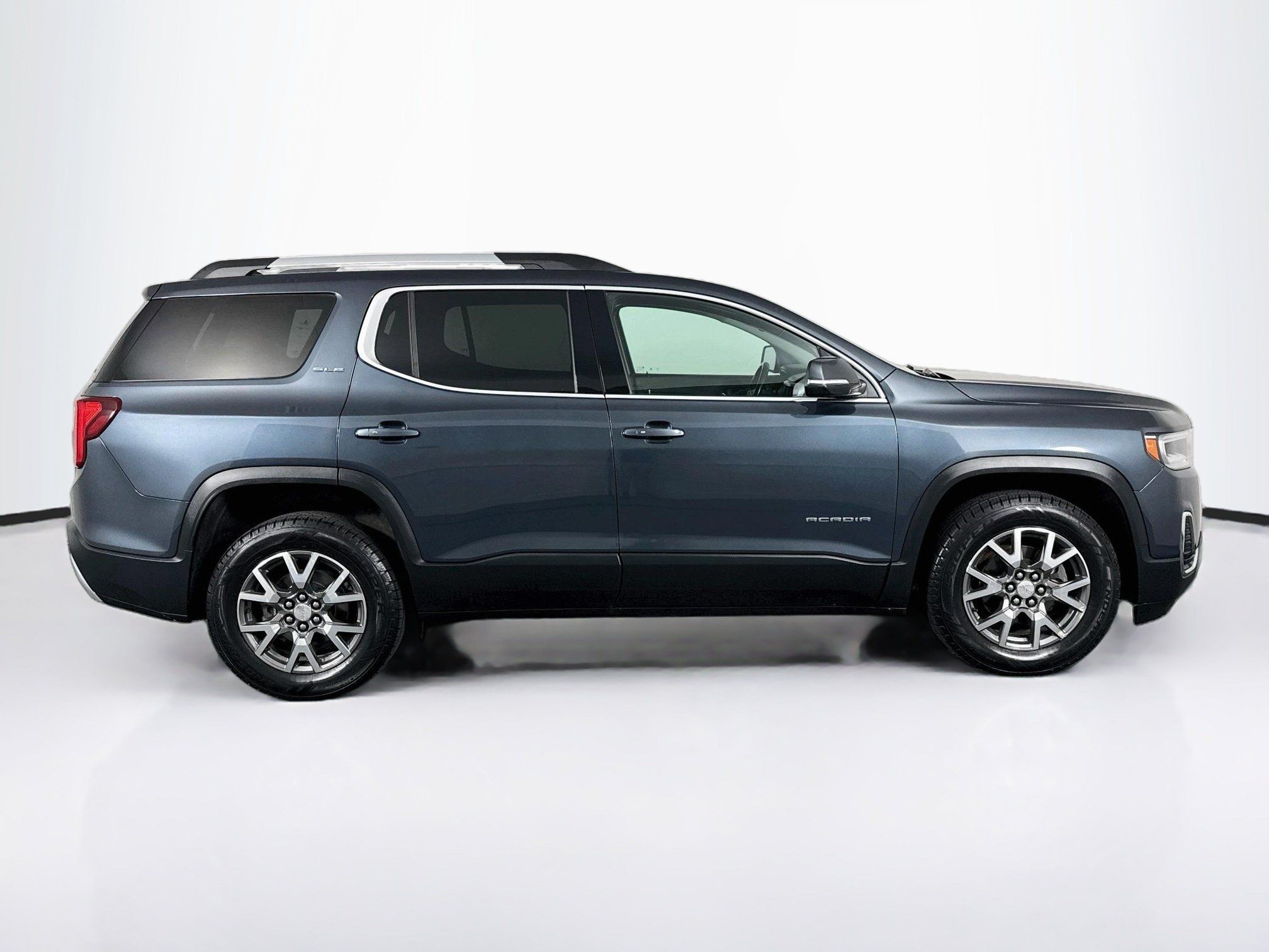 Used 2020 GMC Acadia SLE w/ Driver Convenience Package AWD/4WD image 16