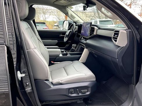 Used 2024 Toyota Tundra Limited image 8