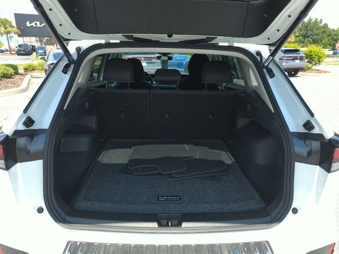 Used 2025 Volkswagen Tiguan S FWD image 19