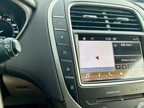 Used 2017 Lincoln MKX Reserve w/ Lincoln MKX Climate Package FWD image 31