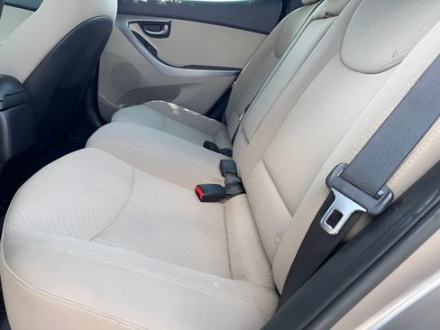 Used 2014 Hyundai Elantra SE FWD image 14