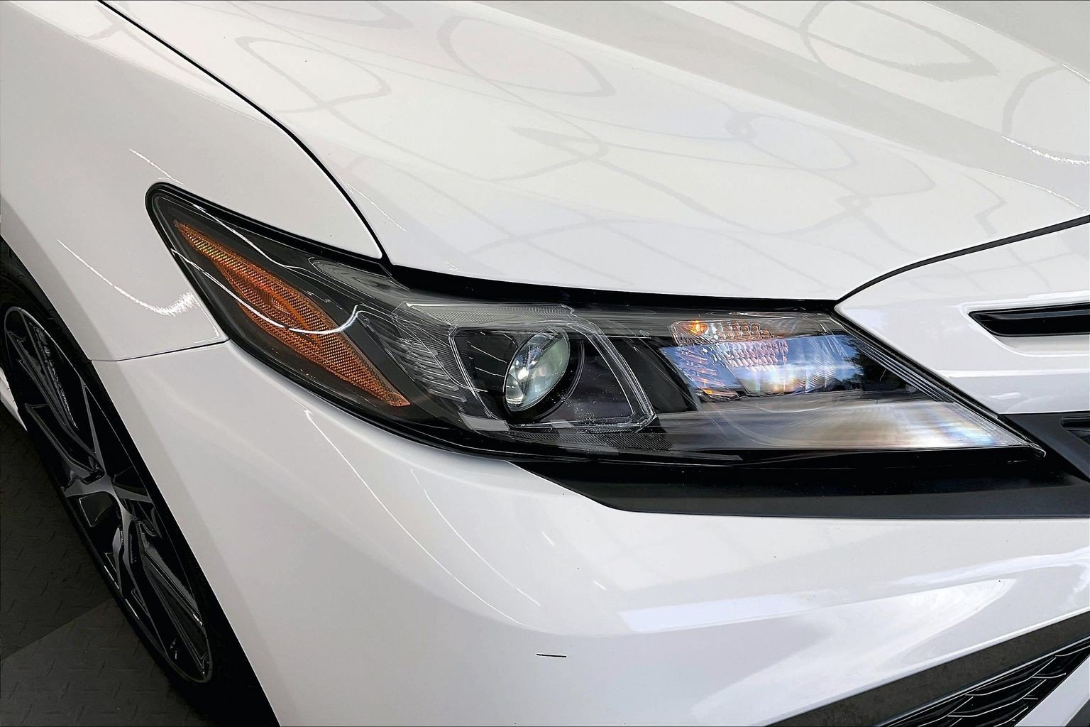Used 2024 Toyota Camry SE w/ Convenience Package FWD image 29