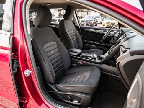 Used 2018 Ford Fusion SE w/ Fusion SE Technology Package image 30