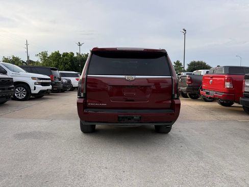 Used 2017 Cadillac Escalade Luxury RWD image 41