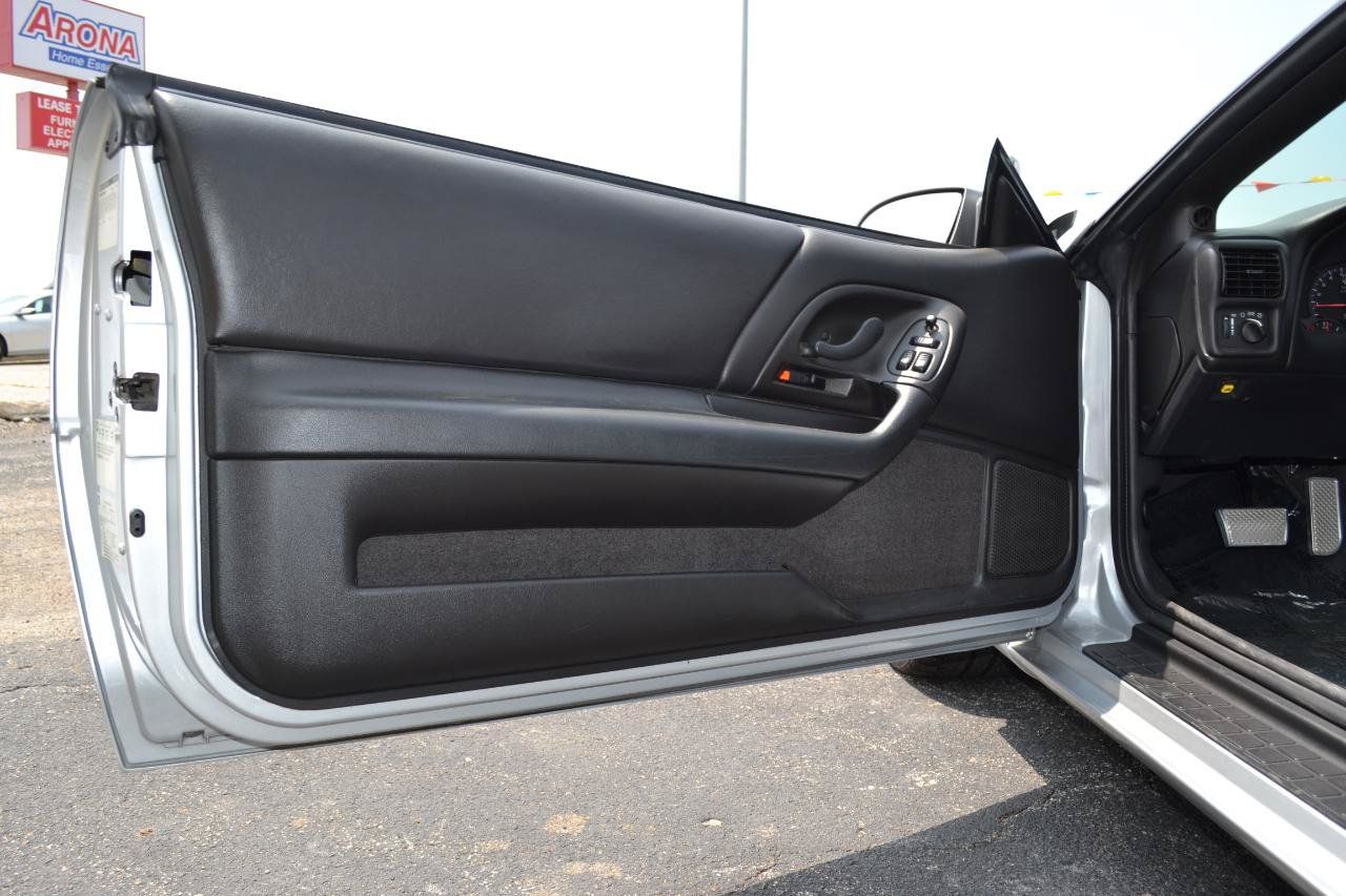 Used 2002 Chevrolet Camaro Z28 w/ SS Performance/Appearance Pkg RWD image 25