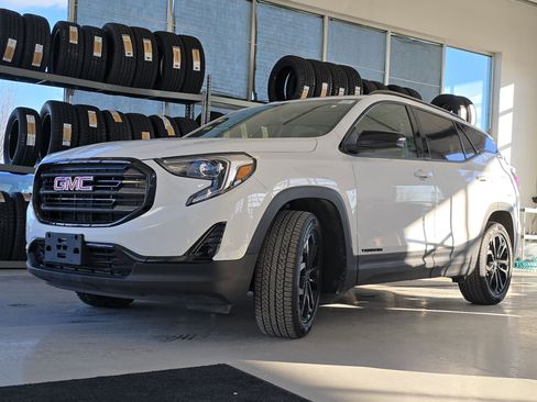 Used 2019 GMC Terrain SLT w/ Preferred Package image 13
