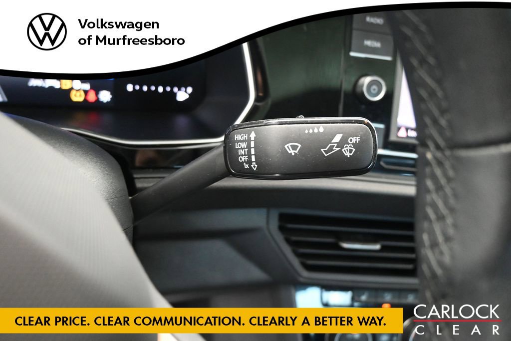 Used 2024 Volkswagen Jetta SE w/ Panoramic Sunroof Package FWD image 21