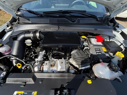 Used 2025 Jeep Compass Trailhawk image 32