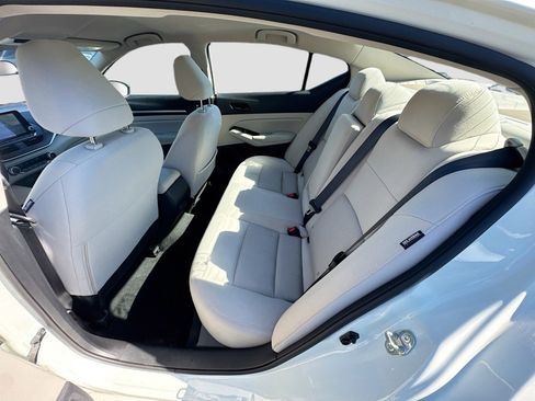 Used 2023 Nissan Altima 2.5 SV FWD image 24