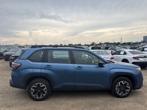 Used 2025 Subaru Forester AWD/4WD image 9