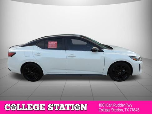 Certified 2025 Nissan Sentra SR w/ Midnight Edition FWD image 3