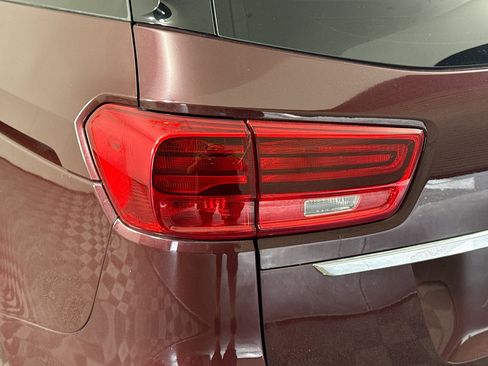 Used 2020 Kia Sedona EX w/ EX Premium Package image 36