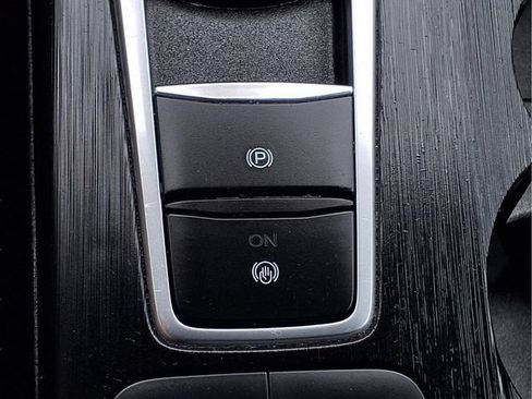 Certified 2025 Ford Escape ST-Line FWD image 18