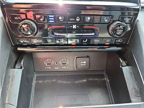 Used 2024 Jeep Grand Cherokee L Limited w/ Luxury Tech Group II AWD/4WD image 28