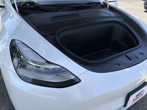 Used 2021 Tesla Model Y Long Range AWD/4WD image 23