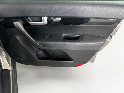 Used 2015 Kia Sorento LX FWD image 29