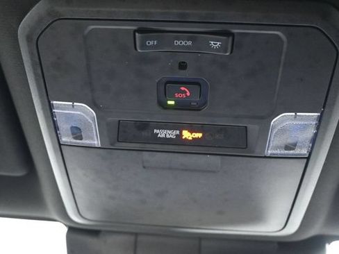 Used 2025 Toyota Tacoma SR5 AWD/4WD image 16