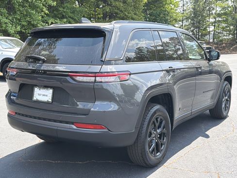 New 2026 Jeep Grand Cherokee Altitude AWD/4WD image 8
