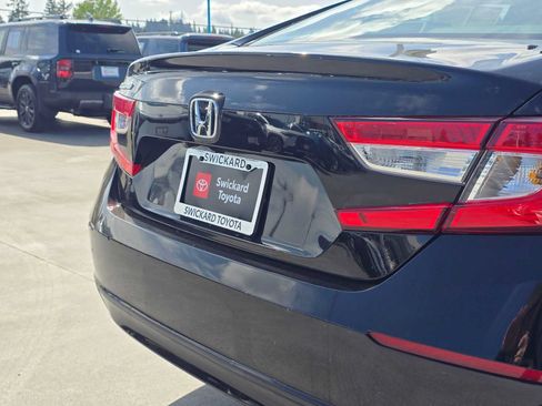 Used 2018 Honda Accord LX image 13