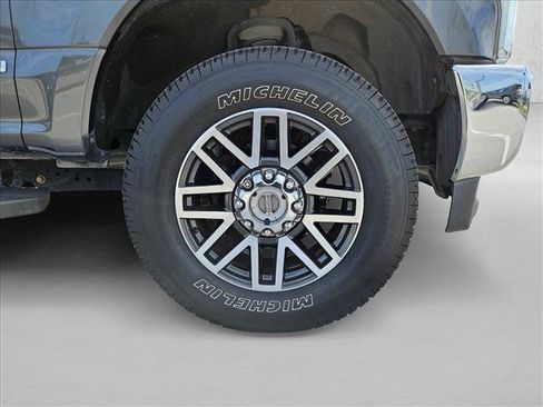 Used 2018 Ford F250 Lariat w/ Lariat Value Package AWD/4WD image 22