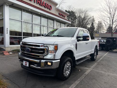 Used 2020 Ford F250 Lariat w/ Chrome Package image 2