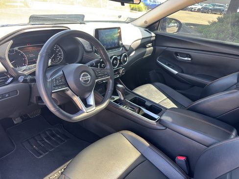 Used 2023 Nissan Sentra SR w/ SR Premium Package FWD image 8
