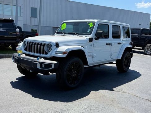 Used 2024 Jeep Wrangler Unlimited Sahara AWD/4WD image 7