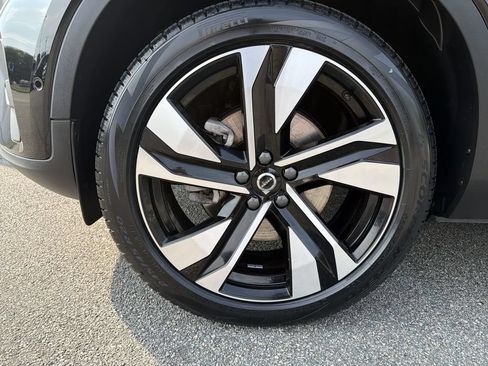 Certified 2024 Volvo XC40 B5 Plus w/ Climate Package AWD/4WD image 10
