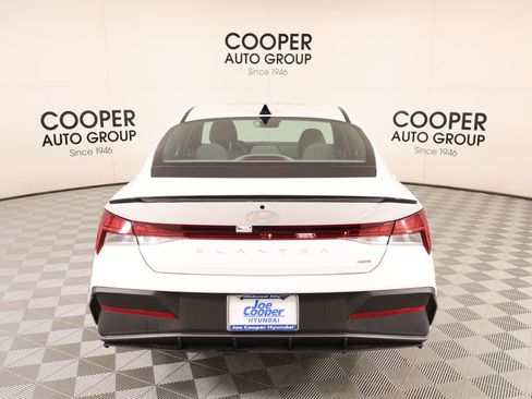 Certified 2025 Hyundai Elantra SEL FWD image 19