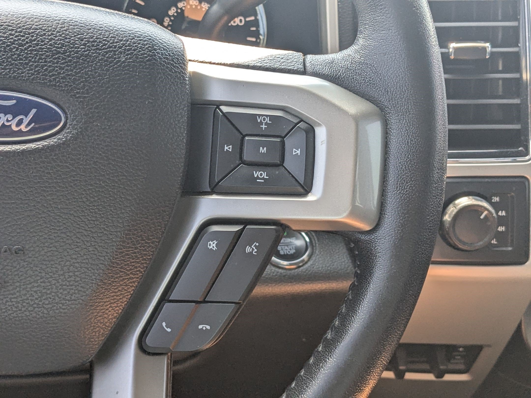 Used 2020 Ford F150 Lariat w/ FX4 Off-Road Package AWD/4WD image 19
