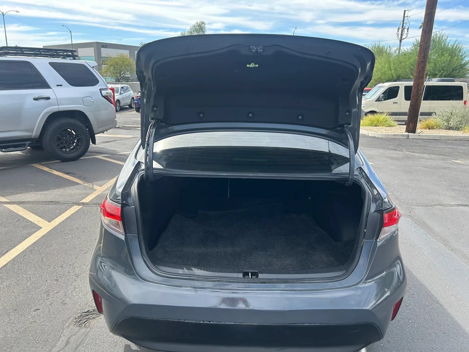 Used 2023 Toyota Corolla LE w/ Carpet Mat Package (TMS) FWD image 20