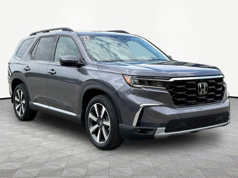 Used 2023 Honda Pilot Elite image 3