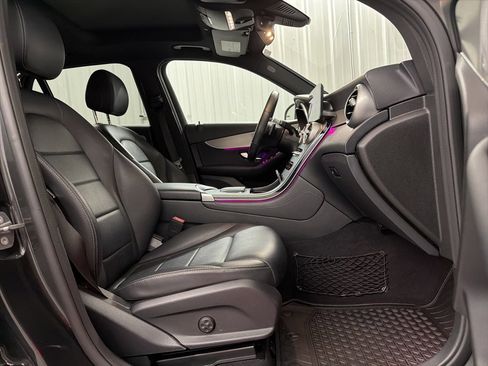 Used 2020 Mercedes-Benz GLC 300 image 30