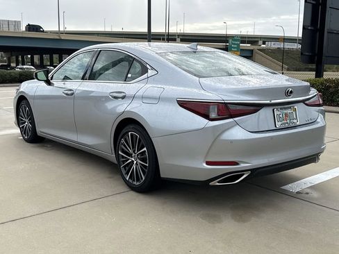 Used 2025 Lexus ES 350 w/ Premium Package image 10