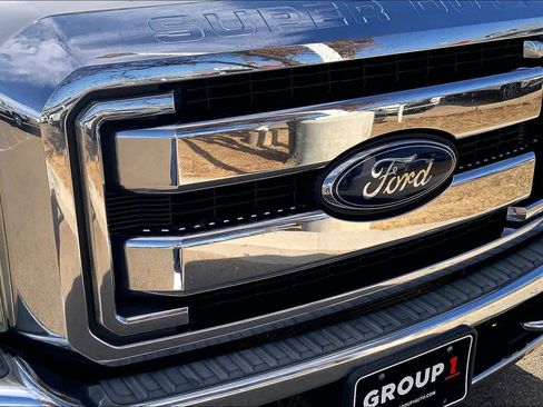 Used 2015 Ford F250 Lariat w/ Chrome Package image 29