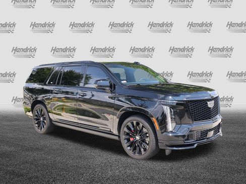 Used 2026 Cadillac Escalade ESV V AWD/4WD image 2