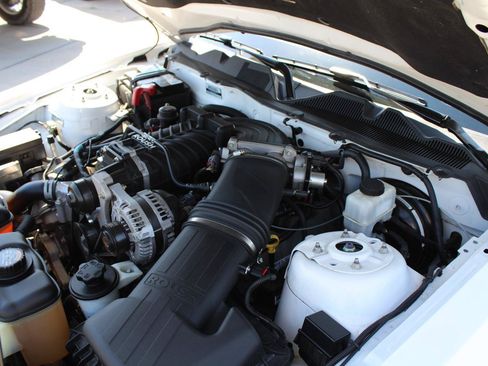 Used 2010 Ford Mustang GT RWD image 66