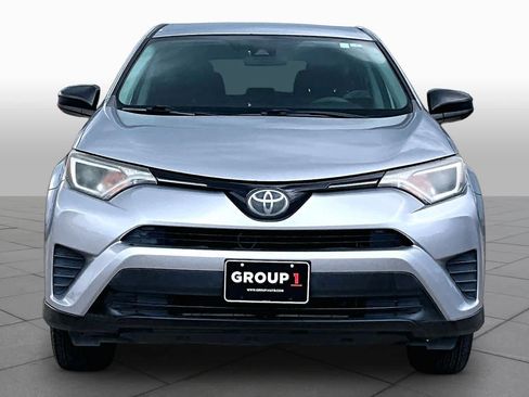 Used 2017 Toyota RAV4 LE FWD image 4