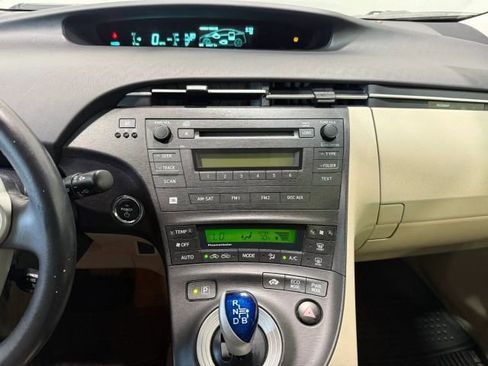 Used 2010 Toyota Prius Two FWD image 19