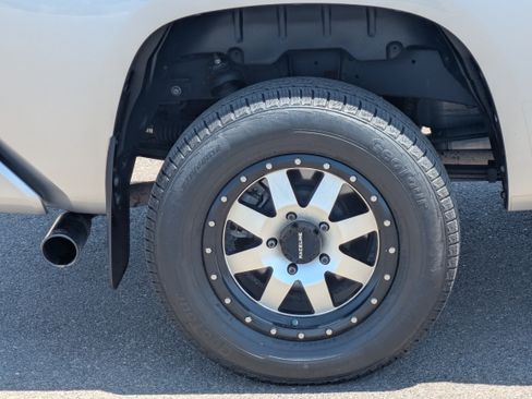 Used 2019 Toyota Tundra SR5 w/ SR5 Convenience Package RWD image 8
