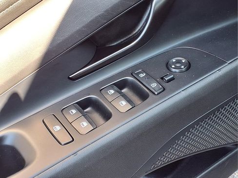 Used 2025 Hyundai Elantra Sport FWD image 20