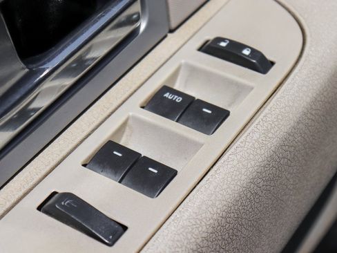 Used 2010 Ford F150 XLT image 12