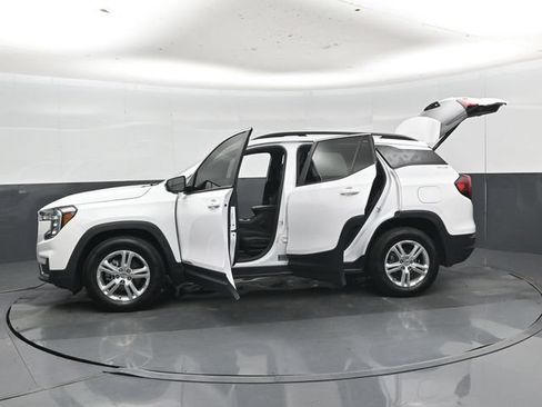 Used 2022 GMC Terrain SLE w/ Driver Convenience Package AWD/4WD image 61